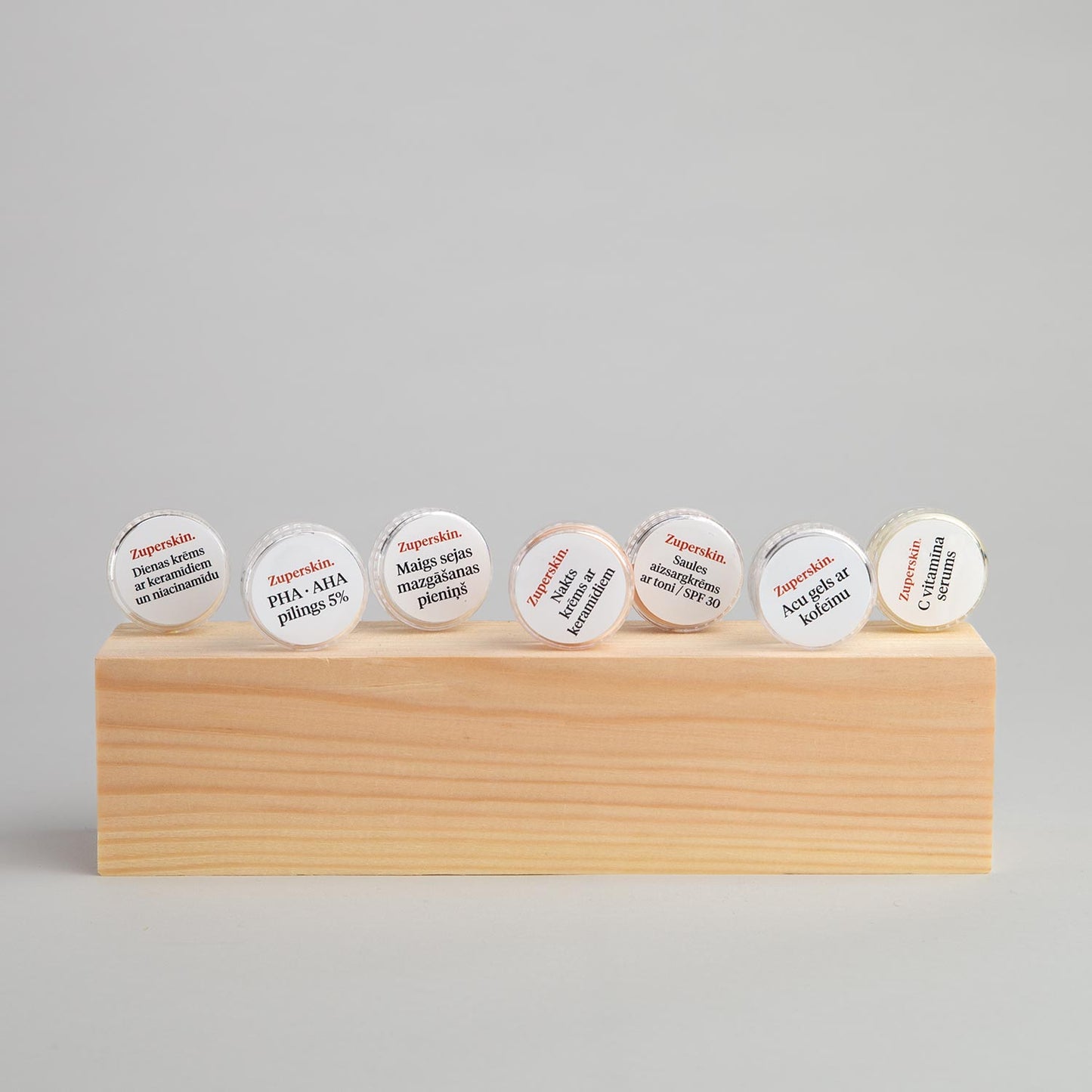 Visu produktu paraugu komplekts